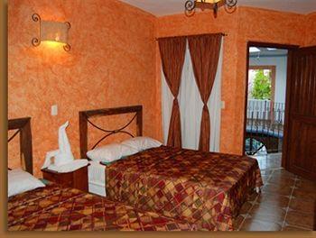 Alux Hotel